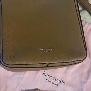 Like New Kate Spade handbag and wallet, only used 2 times.